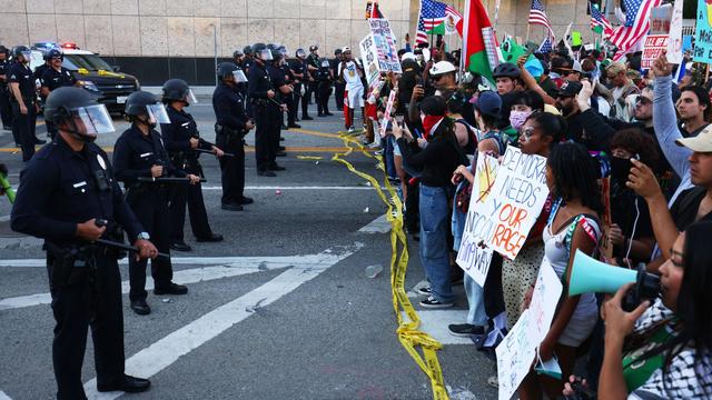 Demonstrationen: "No Kings": Wieder Massenproteste gegen Trump in den USA