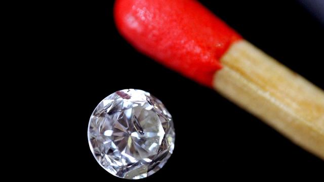Bestattungsrecht Brandenburg: Darf aus Totenasche ein Diamant werden? Was die Politik sagt