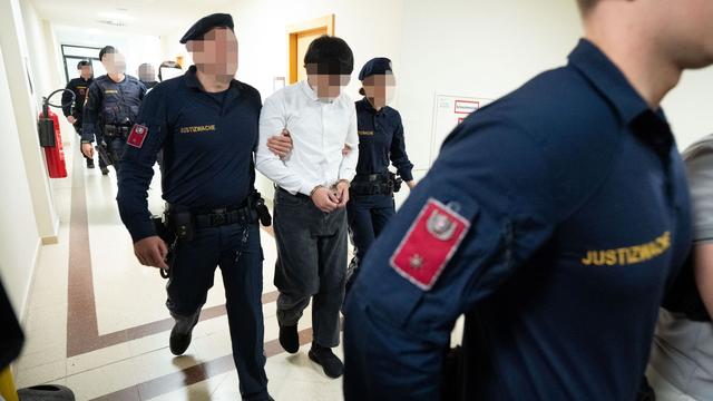 Prozess in Wien: Lehrerin missbraucht und erpresst: Sechs Teenager verurteilt