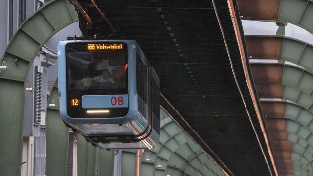 Hintergründe unklar: Wuppertaler Schwebebahn beschossen
