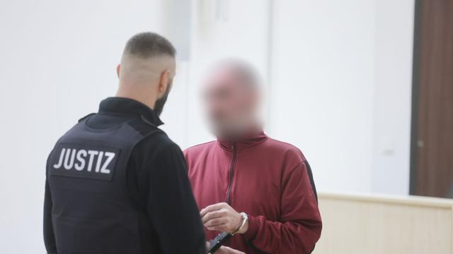 Frau angezündet: Ehefrau in Straßenbahn angezündet – reumütiges Geständnis