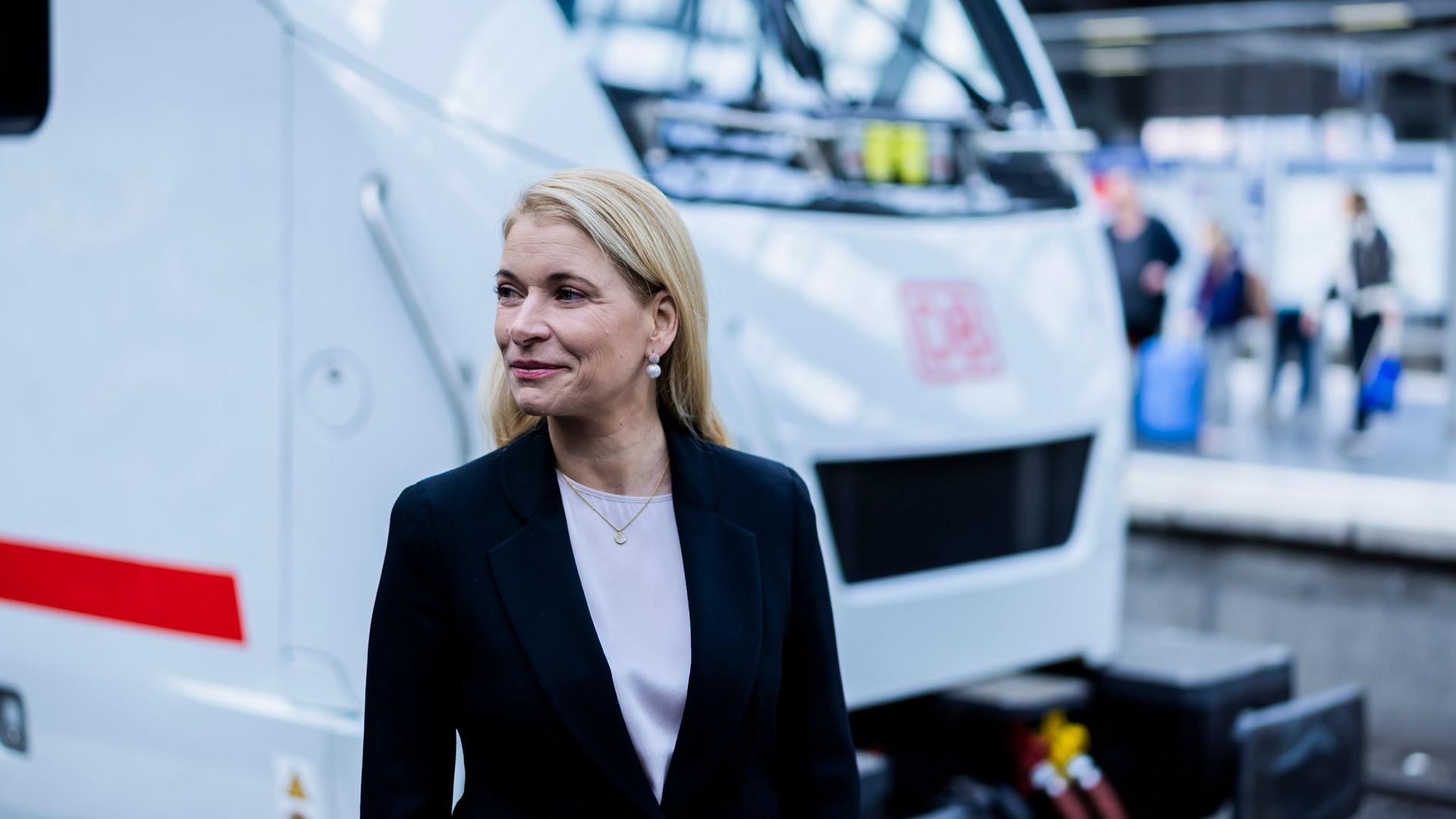 Deutsche Bahn: Neue Bahnchefin: 2026 Jahr des großen Umbaus