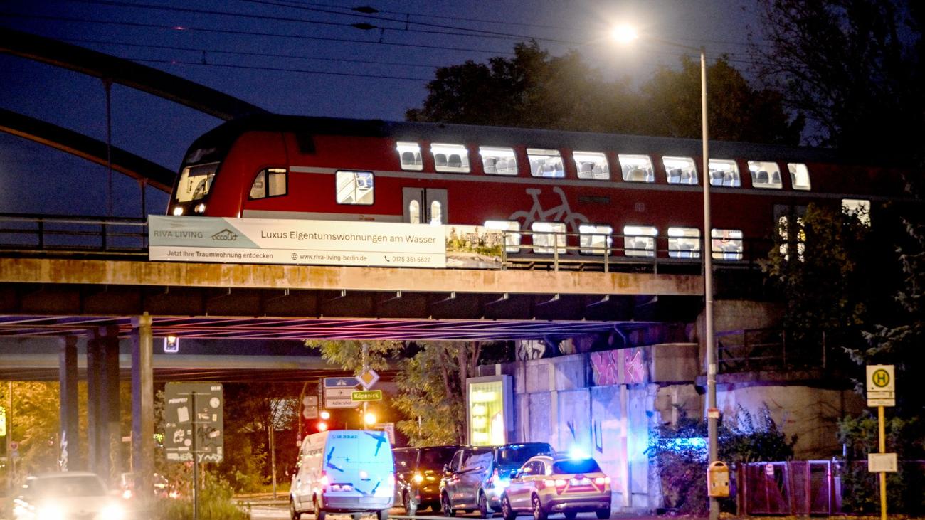 Bahnverkehr: Oberleitungsschaden: Rund 300 Fahrgäste müssen Regio räumen