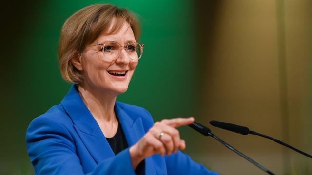 Wehrdienst-Debatte: "Er scholzt": Grünen-Chefin wirft Merz Führungsschwäche vor