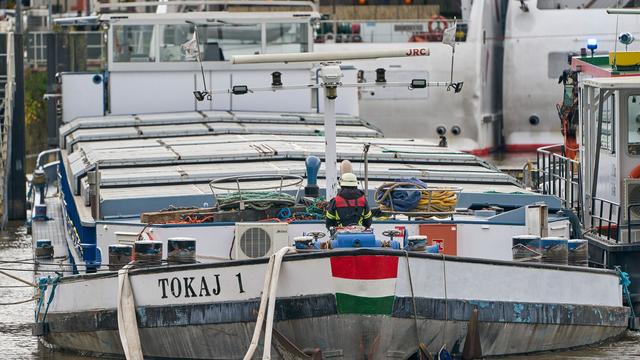 Havarie: Wassereinbruch auf Moselfrachter nach Havarie