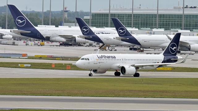 Luftverkehr: Lufthansa-Flieger muss wegen "renitentem Passagier" umdrehen