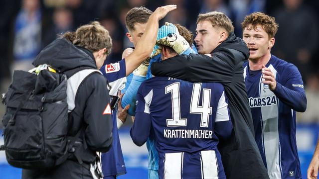 2. Fußball-Bundesliga: Reese stärkt "Kratti": Junge Spieler sollen Tore schießen