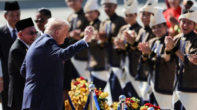 Asien-Reise: Trump tanzt bei Landung in Malaysia