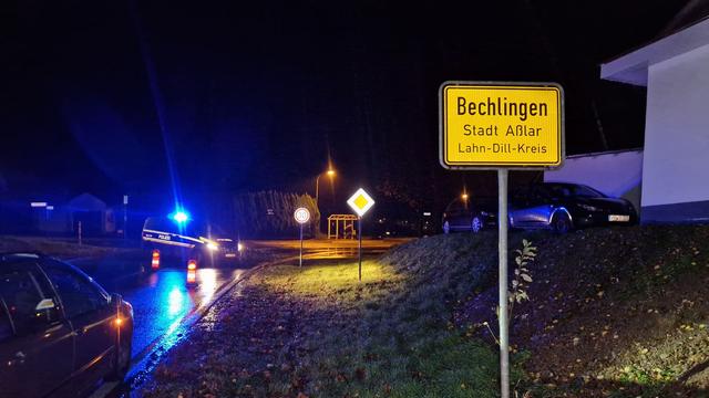 Verkehrskontrolle: Polizist wird angefahren und schießt: Autofahrer verletzt