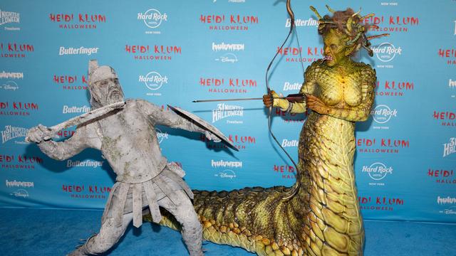 Halloween-Party in New York: Heidi Klum als monströse Medusa - Tom zu Stein erstarrt