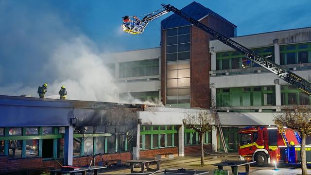 Brände: Brand an Schule – mindestens 500.000 Euro Schaden