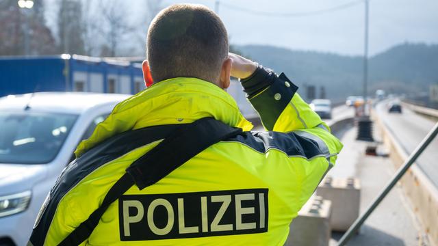 Migration: Trend setzt sich fort: Asylzahlen mehr als halbiert