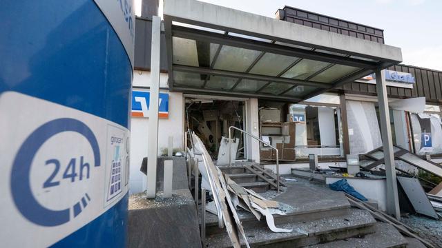 Kriminalität: Unbekannte sprengen Geldautomat in Nürtingen und flüchten