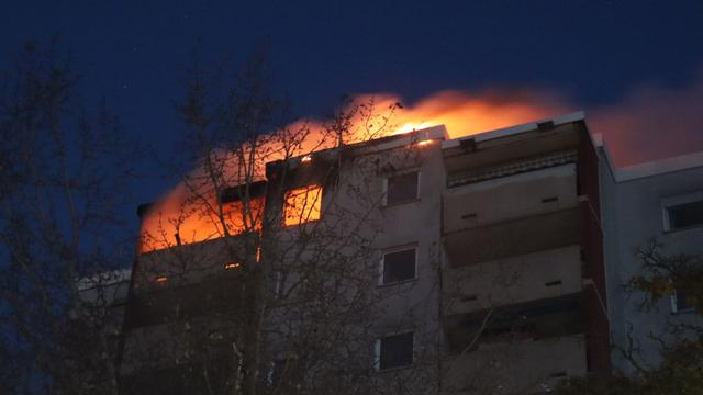 Feuer: Wohnung brennt in Mannheimer Hochhaus