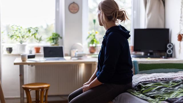 Soziales Leben: Einsam vor dem Bildschirm - Studie warnt vor Lage im Land