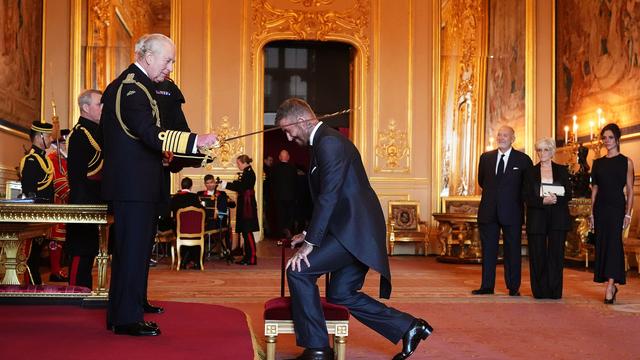 Großbritannien: König ehrt Beckham im Schloss: Erhebt Euch, Sir David!