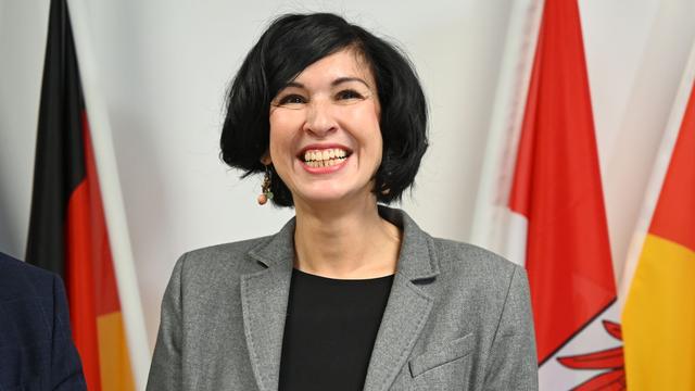 Stichwahl haushoch gewonnen: Potsdam feiert Amtsantritt von Oberbürgermeisterin Aubel