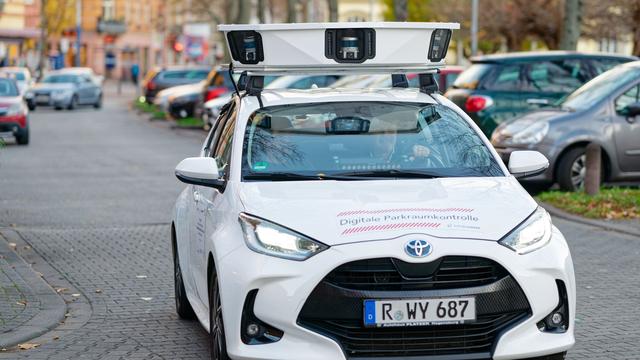 Pilotprojekt: Knöllchen-Alarm: Mannheim nutzt Scan-Auto gegen Parksünder