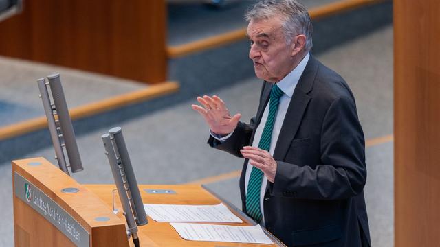 Verfassungsschutzreform: NRW verabschiedet Verfassungsschutz-Novelle: mehr Sicherheit