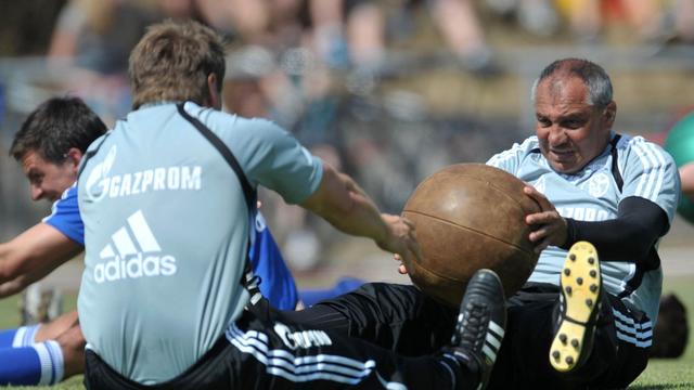 Fußball: Magath: "Was ich zu Hause benutze, ist mein Medizinball"