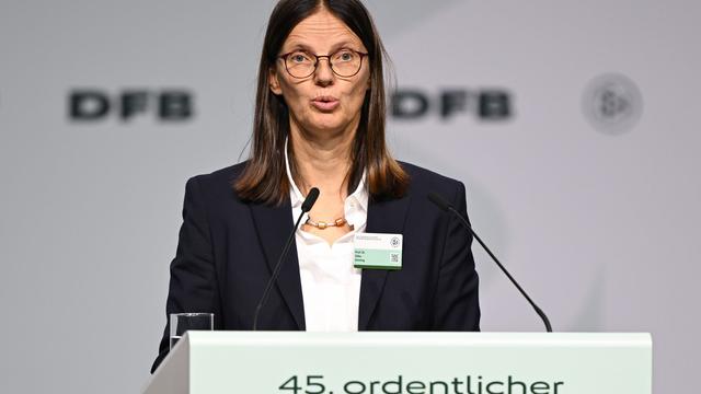 Bundestag in Frankfurt: DFB-Vizepräsidentin: Sinning schlägt Raml knapp