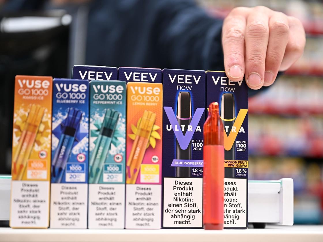 Vaping: E-Zigaretten als Wegwerfprodukt: Politik treibt Verbot voran | DIE  ZEIT