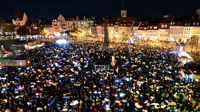 Traditionen: Tausende feiern Martinstag mit Laternenumzügen in Thüringen