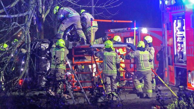V Berlinu mlad voznik umrl v tragični nesreči, sovoznik v življenjski nevarnosti