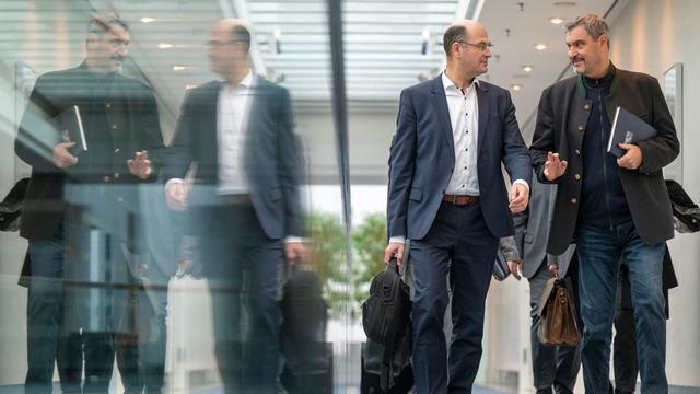 Haushaltsklausur: "Stoibers Erbe bleibt" – Bayern verzichtet auf neue Schulden