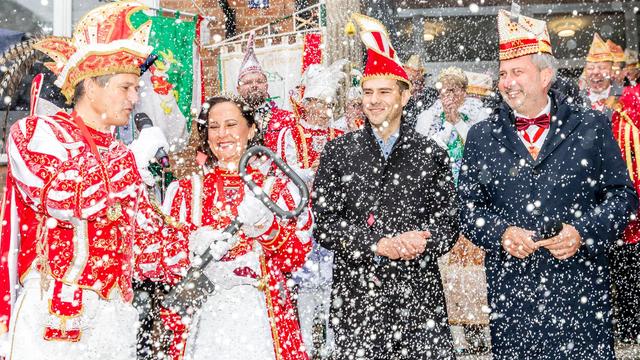 Die fünfte Jahreszeit: Rathäuser erstürmt – Karneval in Brandenburg beginnt
