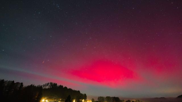 Wetterspektakel: Polarlichter über Bayern - Sonnensturm färbt Nachthimmel