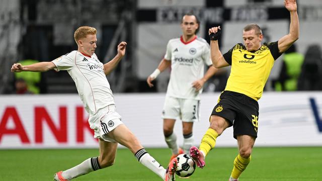 Fußball: Schwede Larsson verletzt: Rückkehr nach Frankfurt