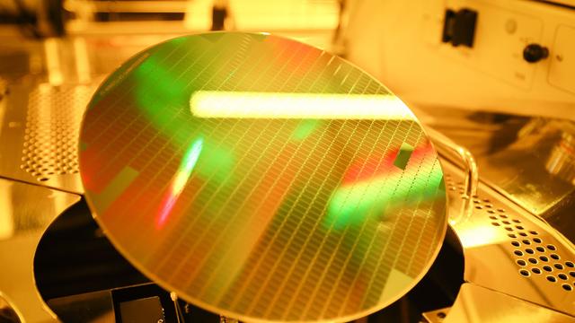 Technologie: Umfrage: Firmen sehen große Tech-Abhängigkeit vom Ausland