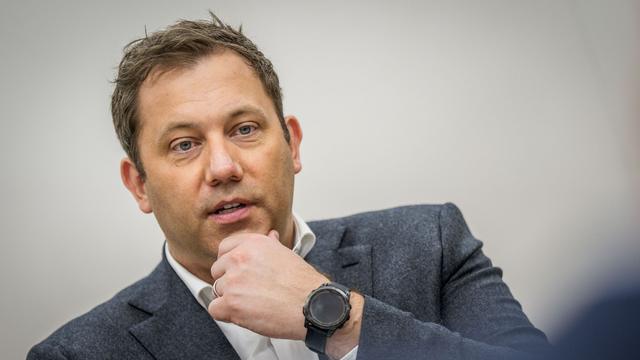 Bundesregierung: Vizekanzler in China - Der diplomatische Drahtseilakt