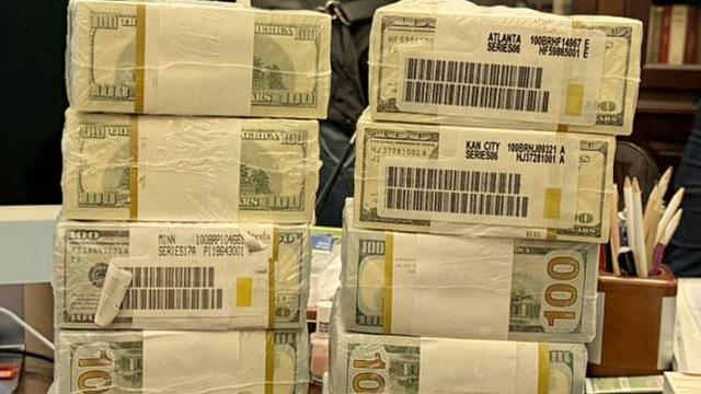 Korupcija v Ukrajini razkriva gore gotovine, posle in ljubezenske afere v ruskem jeziku