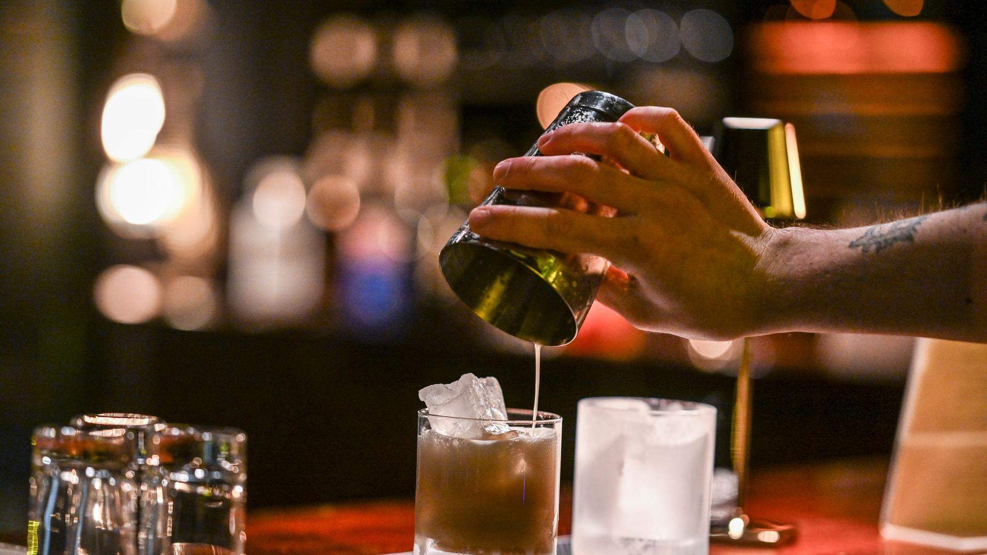 Cocktails: Ohne viel "Chichi": Diese Drinks sind in Berlin angesagt