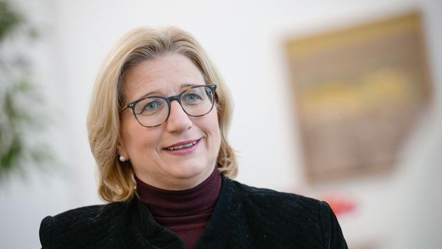 Klingbeil kommt: SPD Saar wählt Parteispitze neu - Rehlinger tritt wieder an