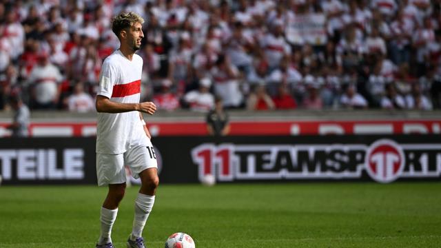 Fußball: VfB-Kapitän Karazor feiert Länderspiel-Debüt für die Türkei