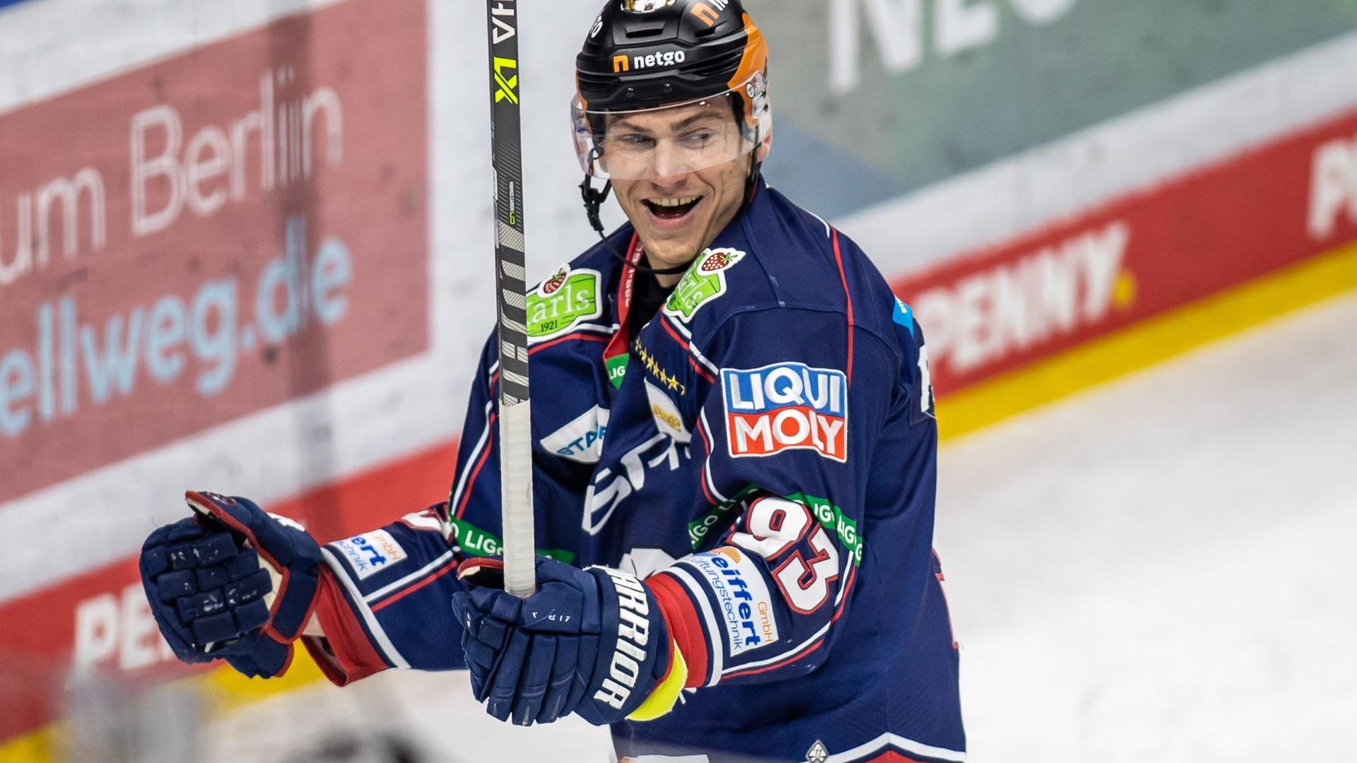 Deutsche Eishockey Liga: Eisbären Berlin gewinnen mit 4:2 gegen Frankfurt