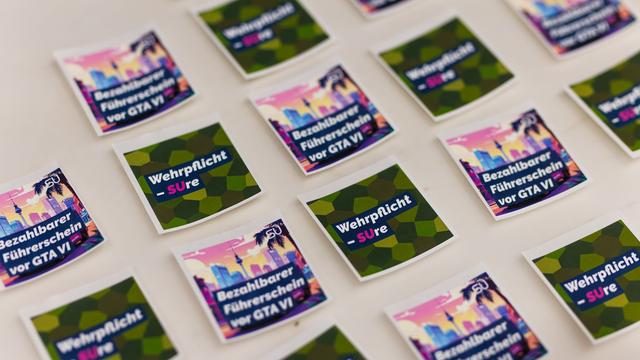 Wehrdienst: Bald Post von der Bundeswehr für Tausende junge Thüringer?