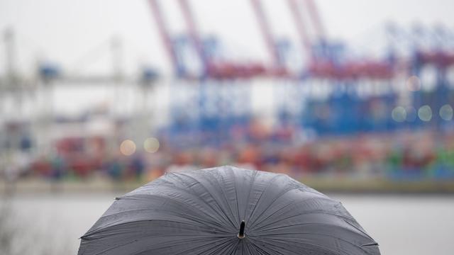 Wetter: Unbeständiges Wetter und Glättegefahr in Norddeutschland