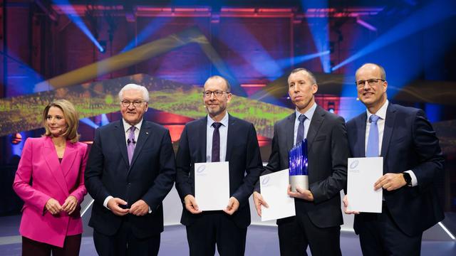 Auszeichnung: Forscher erhalten Zukunftspreis für Brennstoffzellen-Antrieb