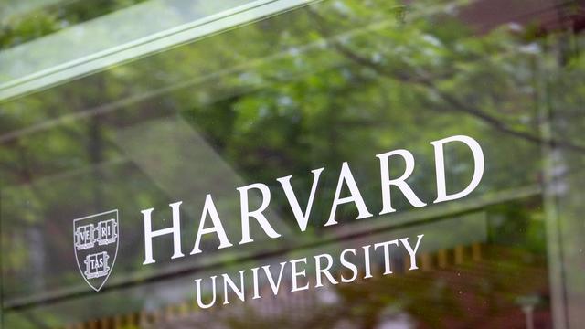 Affäre um Sexualstraftäter: Harvard nimmt erneut Verbindungen zu Epstein unter die Lupe