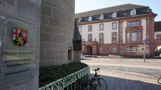 Miliz und Geheimdienst: Kriegsverbrechen in Syrien – Prozess gegen fünf Männer