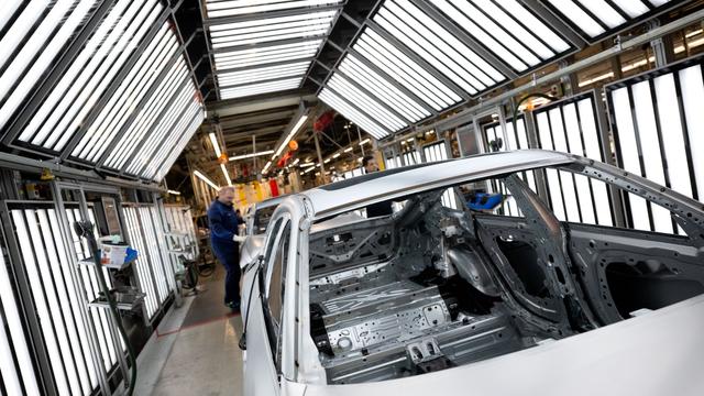 Globalisierung: Unternehmen verlagern Zehntausende Jobs ins Ausland