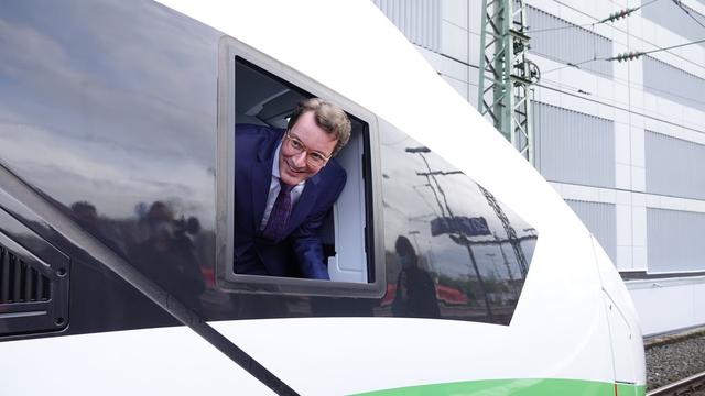 Bahn: Wüst zum Bahnchaos: 