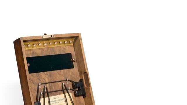 Auktion: Chiffriermaschine der Nationalsozialisten versteigert