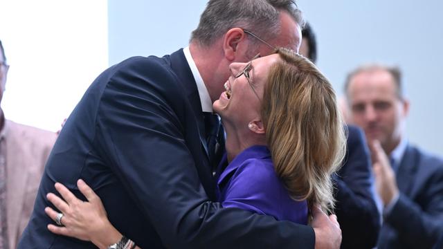 Listen-Parteitag SPD: SPD will im Wahlkampf an 100.000 Haustüren klingeln