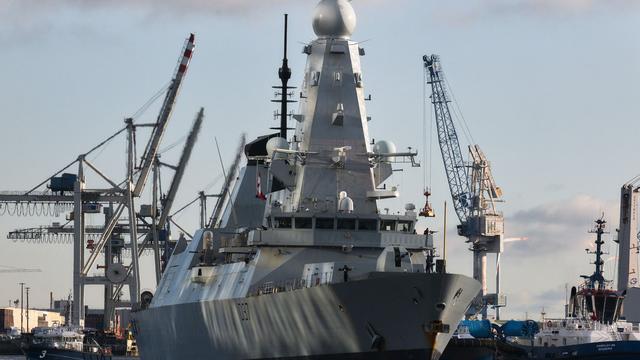 Kriegsschiff im Hafen: Britischer Lenkwaffenzerstörer besucht Hamburg