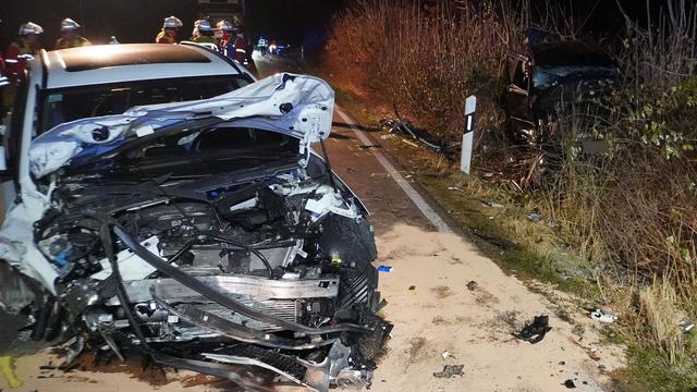 Landkreis Biberach: Frontalzusammenstoß mit drei Fahrzeugen